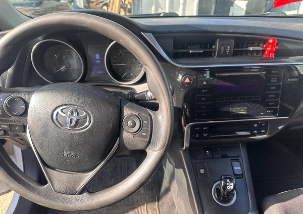 Toyota Auris cena 38000 przebieg: 368507, rok produkcji 2017 z Warszawa małe 37
